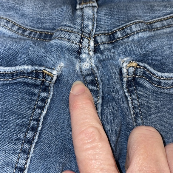 Lucky Brand jeans Ava style ankle skinny extreme distress button/zip Size 4/27 - Picture 7 of 12